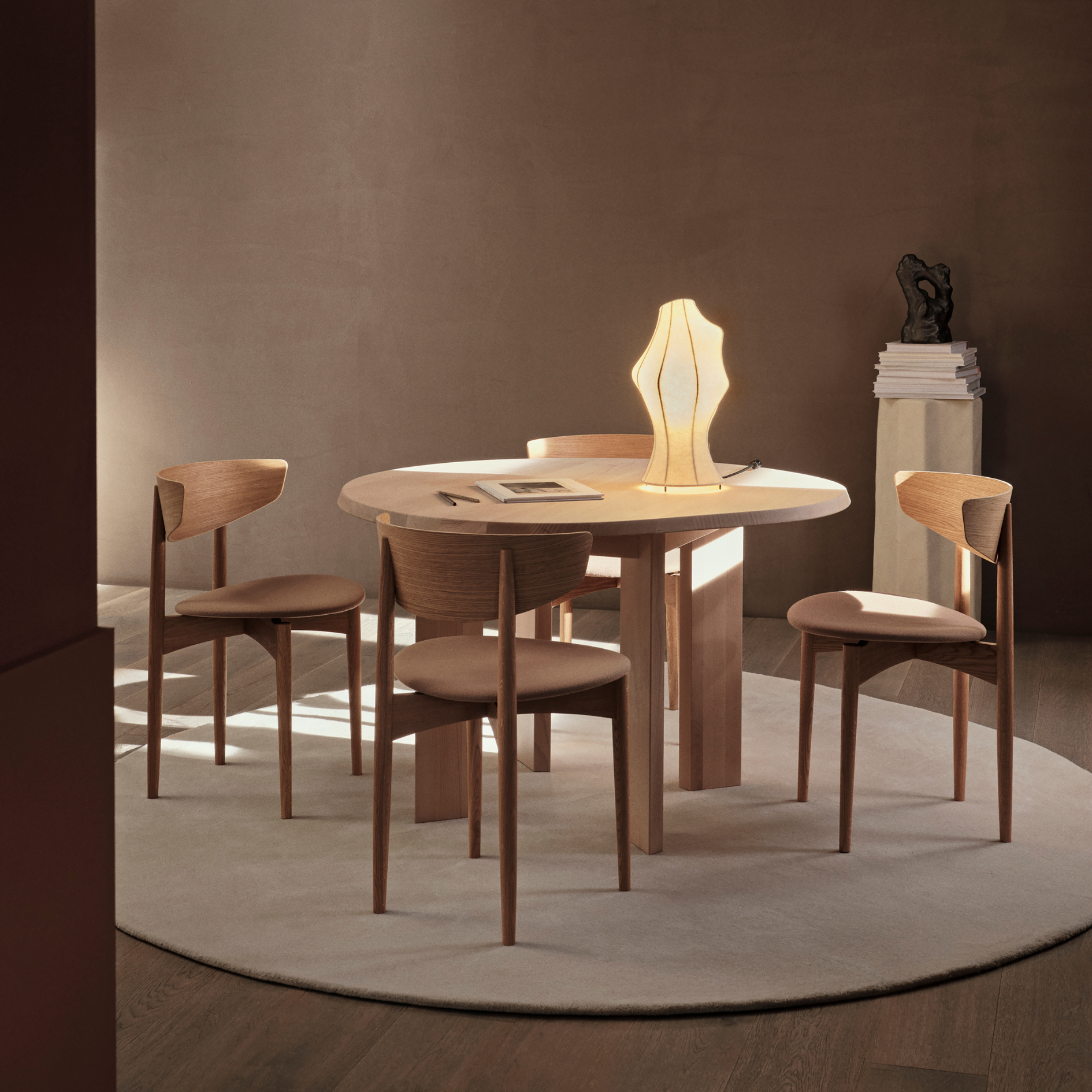 Dae Table Lamp